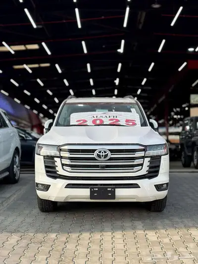 تويوتا لاندكروزر GXR رقم 2 ديزل موديل 2025 سعودي 0