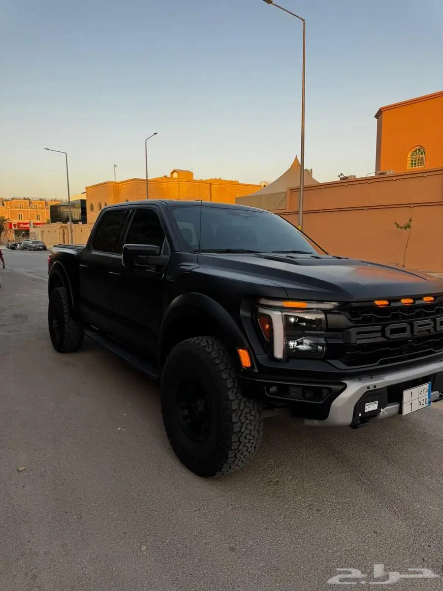 رابتر F150 لون اسود موديل 2024 index