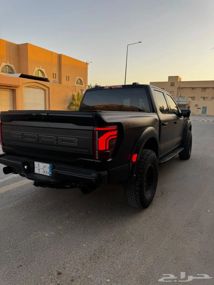 رابتر F150 لون اسود موديل 2024 index