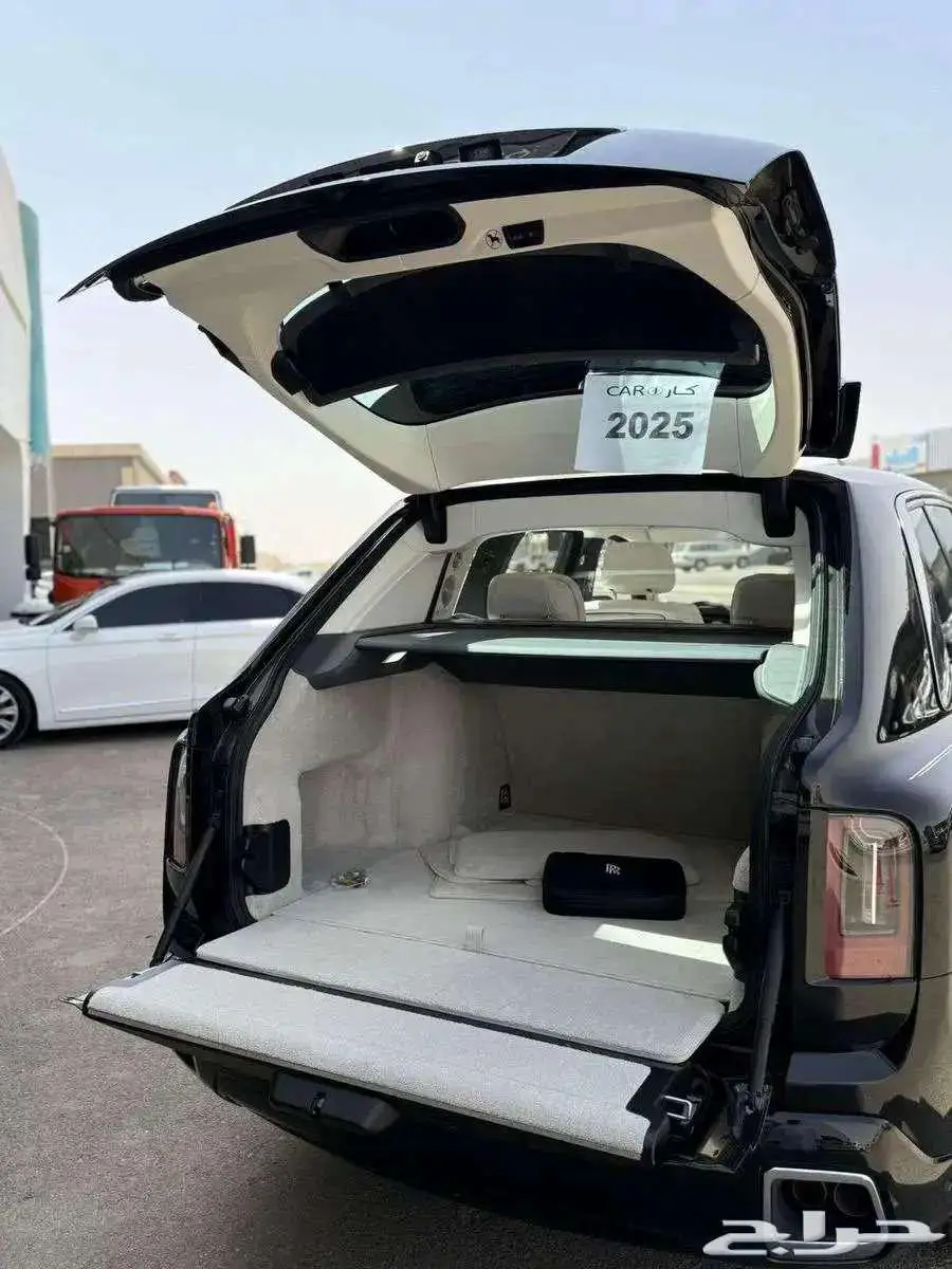 رولز رويس كولينان 2025 فاتورة ضريبيه 13