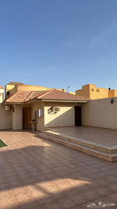 فيلا سكنية فاخرة للبيع بحي الريان 4