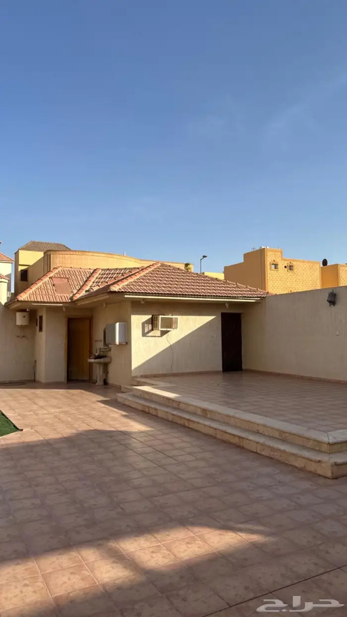 فيلا سكنية فاخرة للبيع بحي الريان 4