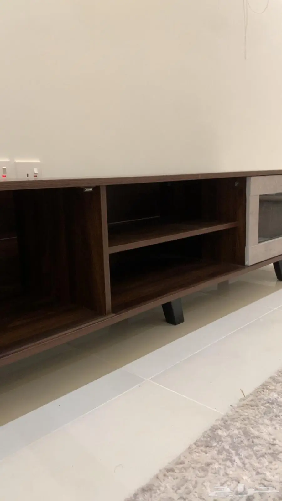 طاولة تلفزيون شبه جديدة 3
