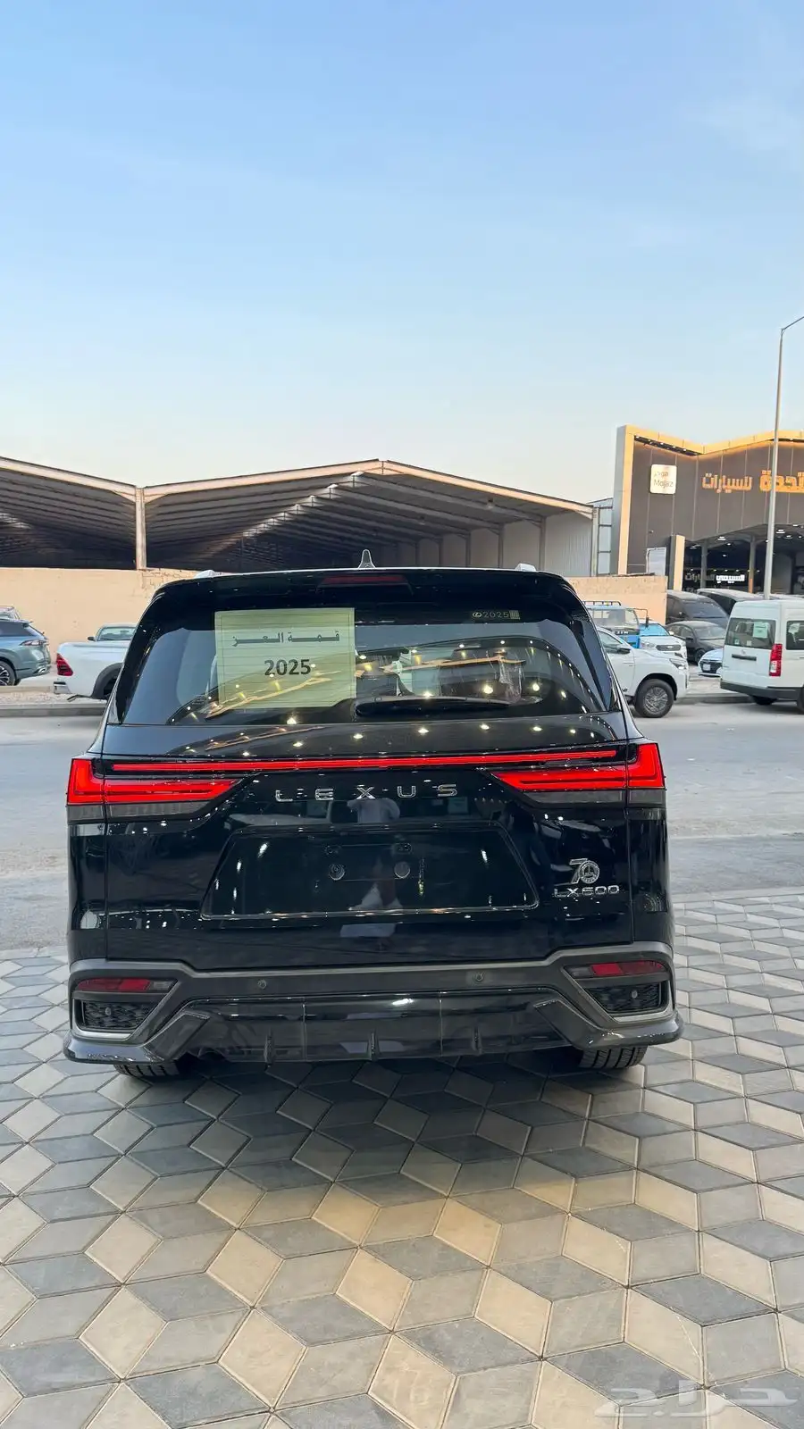 لكزس اف سبورت 2025 الالوان ابيض اسود رمادي اقل سعر 17