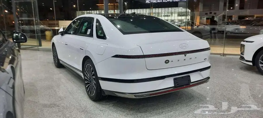 ازيرا 2025 كاليجرافي فل وعلان 187.990بالضريبة تظليل مجاني 2