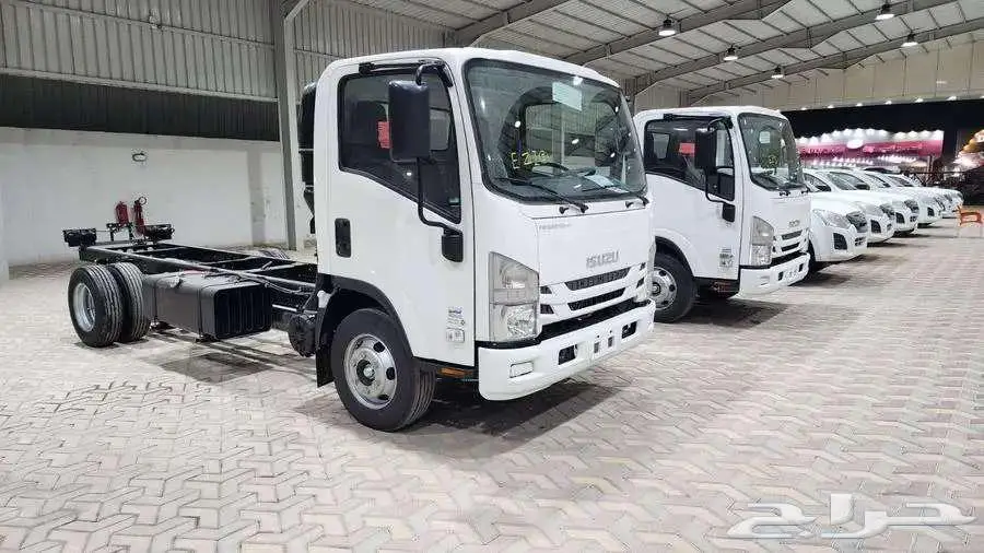 ايسوزو دينا 4 طن شاص طويل 4.95 موديل2025 كاش وتمويل المؤسسات 0