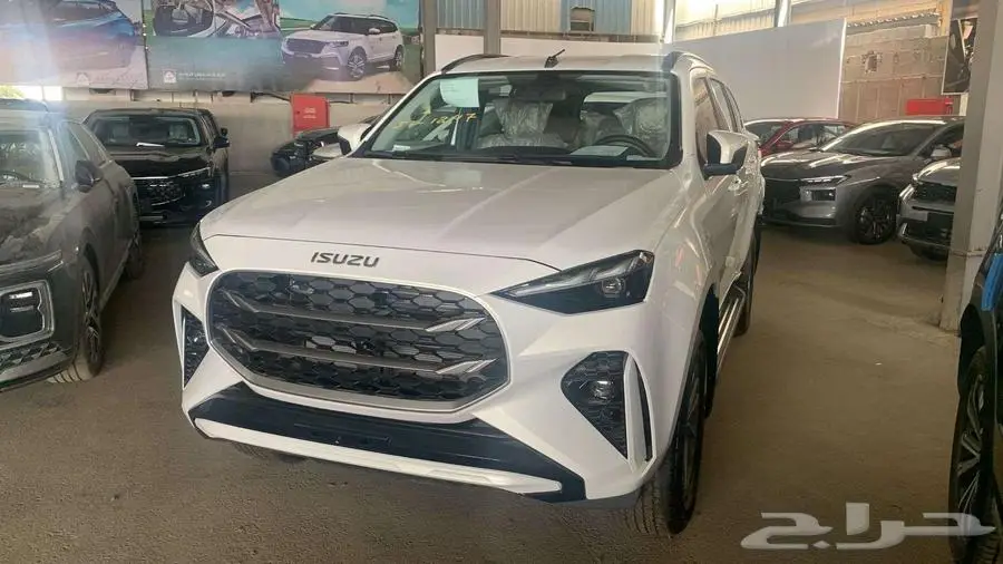 ايسوزو جيب ام يو اكس فل كامل دبل توماتيك موديل 2025 1