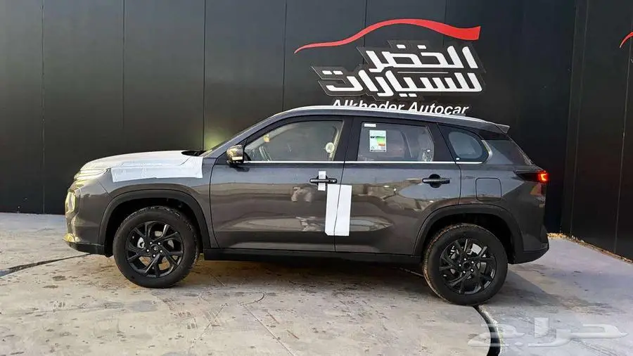 تويوتا اوربان كروزر GLX 2025 بنزين لدى الخضر للسيارات 2