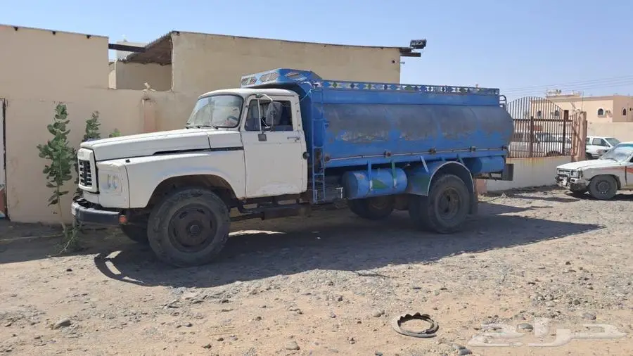 وايت تايوتا مديل 83 0