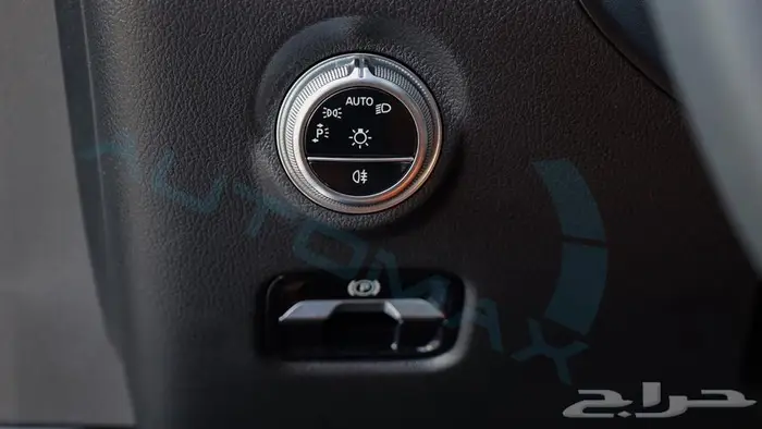 مرسيدس بنز c200 premium 2025 خليجي اصفار مع ضمان الوكيل 26