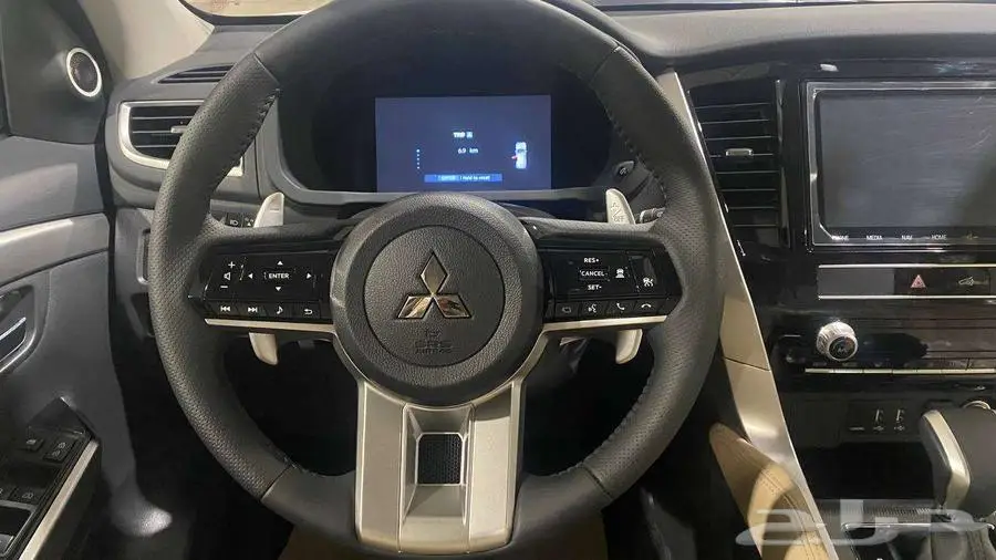 ميتسوبيشي مونتيرو فل بريميوم موديل 2025 بنزين 9