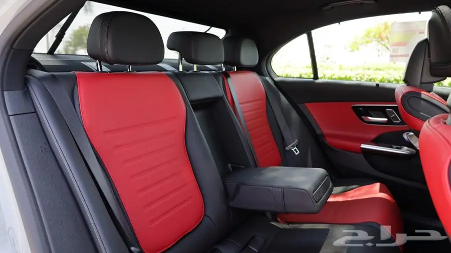 2025 مرسيدس C 200 AMG بريميوم بلس خليجي اصفار ضمان الوكيل 38