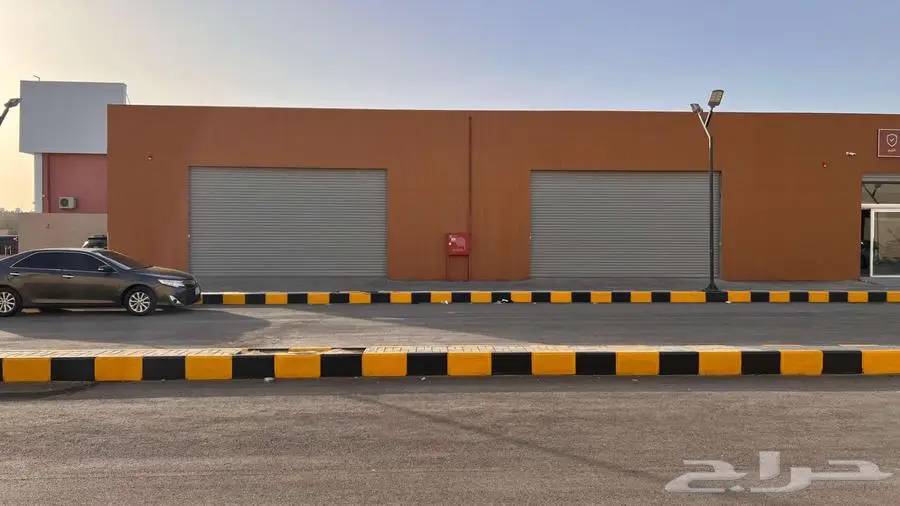 معارض خدمات سيارات للإيجار - حي القادسية 6