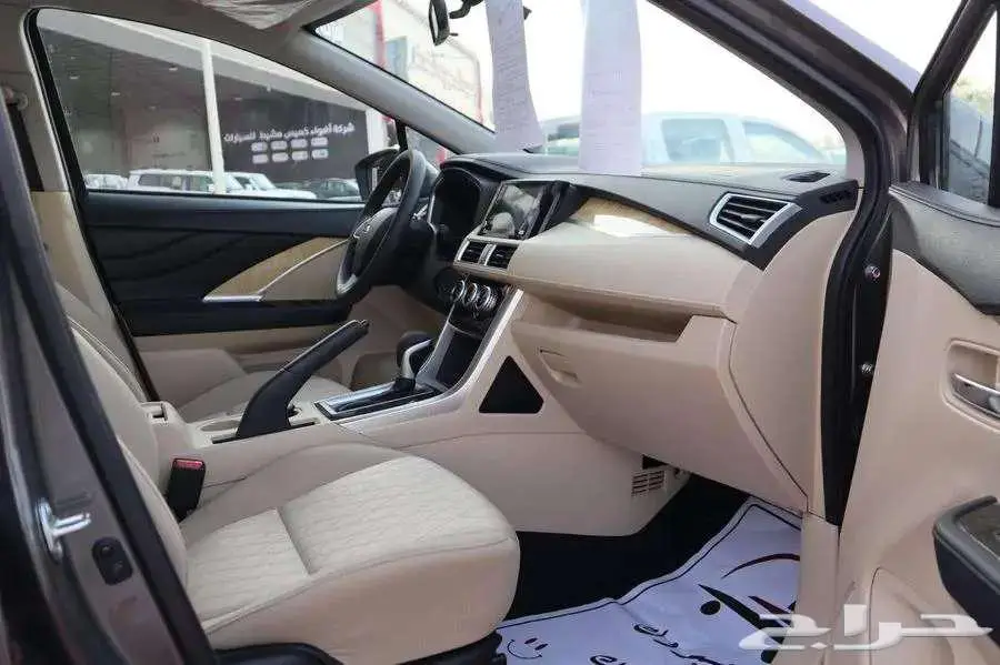 ميتسوبيشي اكسباندر فل كامل 2025 كاش واقساط 3