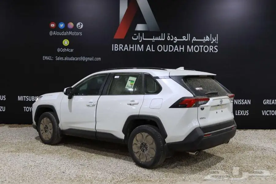 تويوتا راف فور XLE بنزين 2025 - عروض الأقساط 9