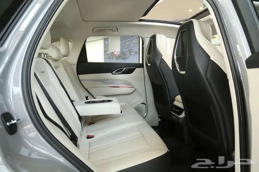اكتشف قوة وفخامة هونشي HS3 فلاق شيب 4WD 2025 14