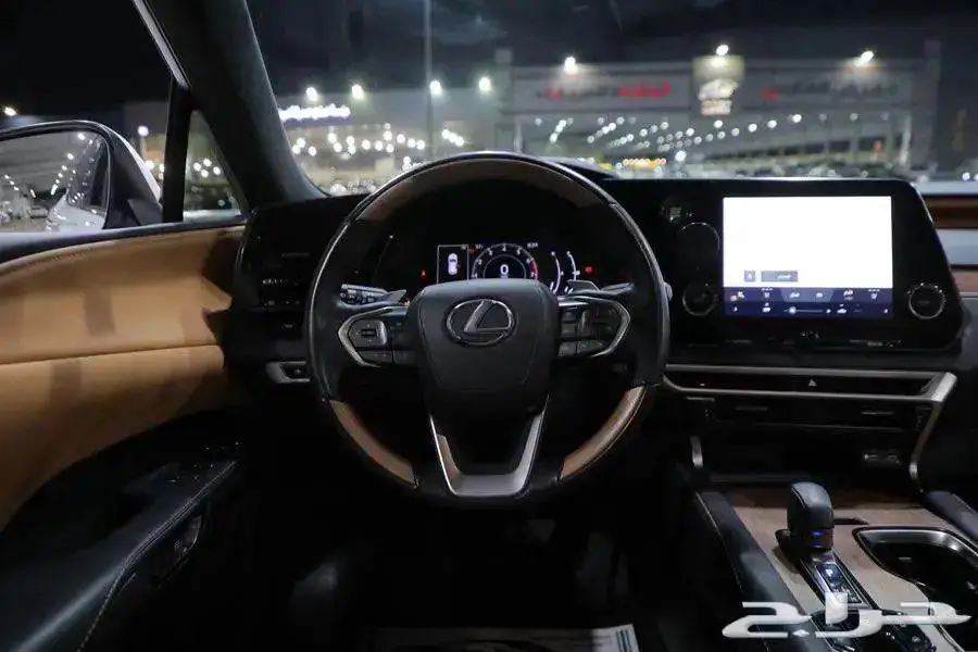 ليكزس RX 350 AA فتحة سقف جلد اربعة سلندر موديل 2024 12