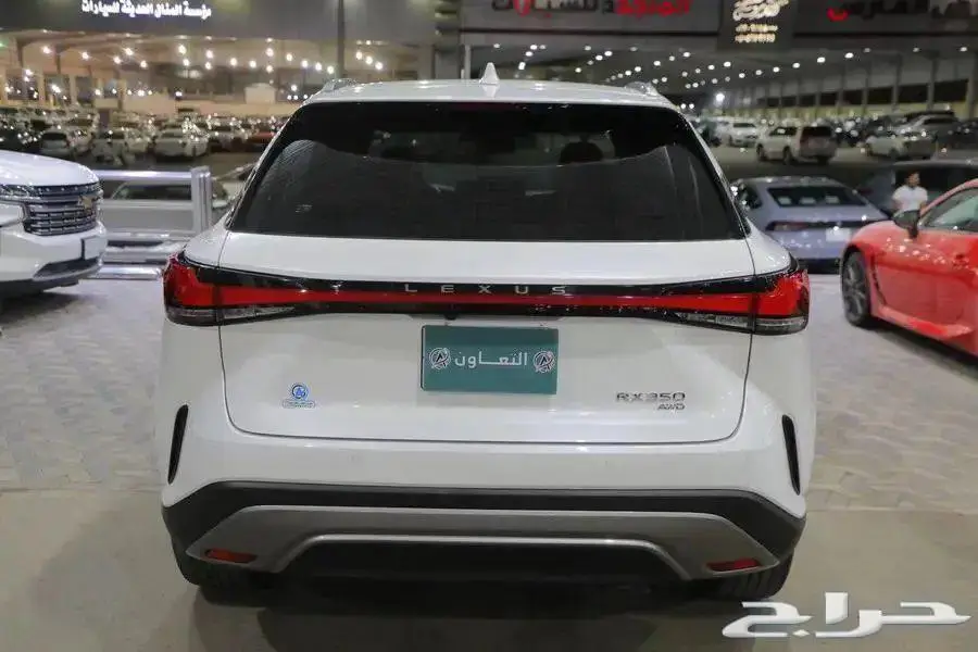 ليكزس RX 350 AA فتحة سقف جلد اربعة سلندر موديل 2024 5
