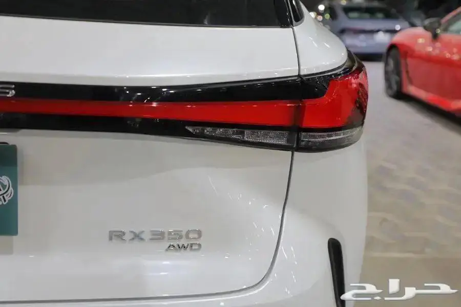 ليكزس RX 350 AA فتحة سقف جلد اربعة سلندر موديل 2024 6