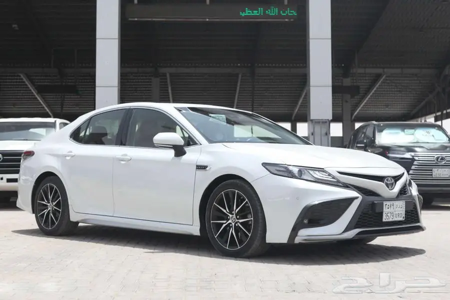تويوتا كامري SE V6 موديل 2022 1