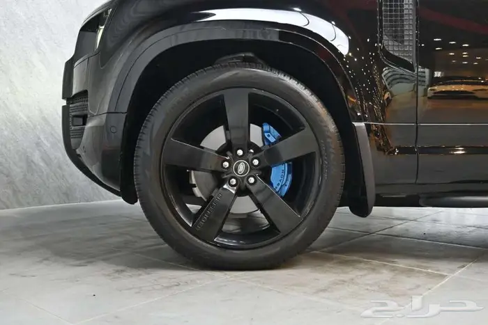 لاندروفر ديفندر 110 HSE 2023 سعودي 5