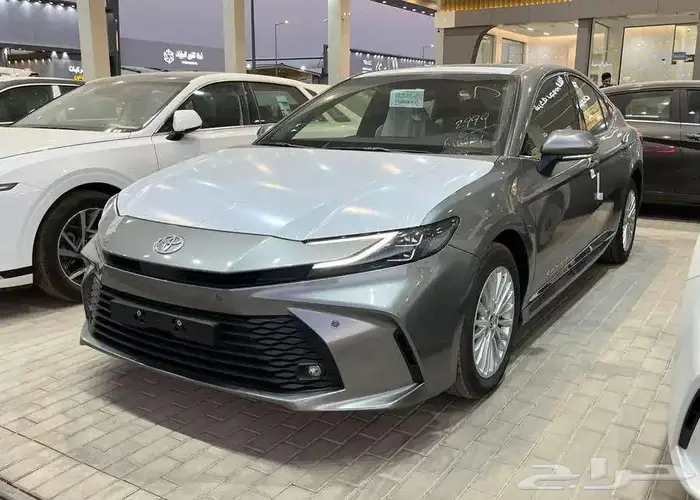 تويوتا كامري LE بنزين 2025 اصفار 9