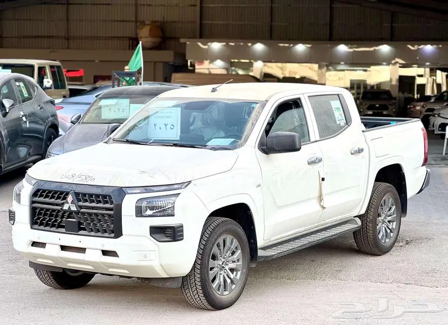 ميتسوبيشي L200 غمارتين دبل نص فل اوتوماتيك 2024 1