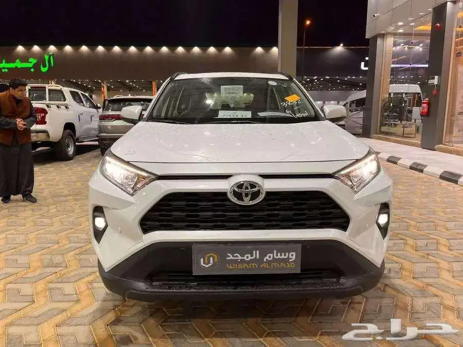 تويوتا راف فور فتحة XLE بنزين 2025 كاش وتمويل علي البنك 0