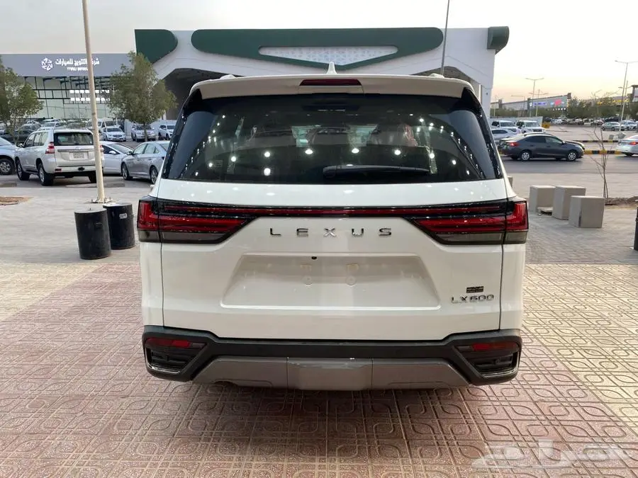 لكزس LX600 BB 2025 سعودي ابيض داخلي جملي بطاقه جمركيه 14