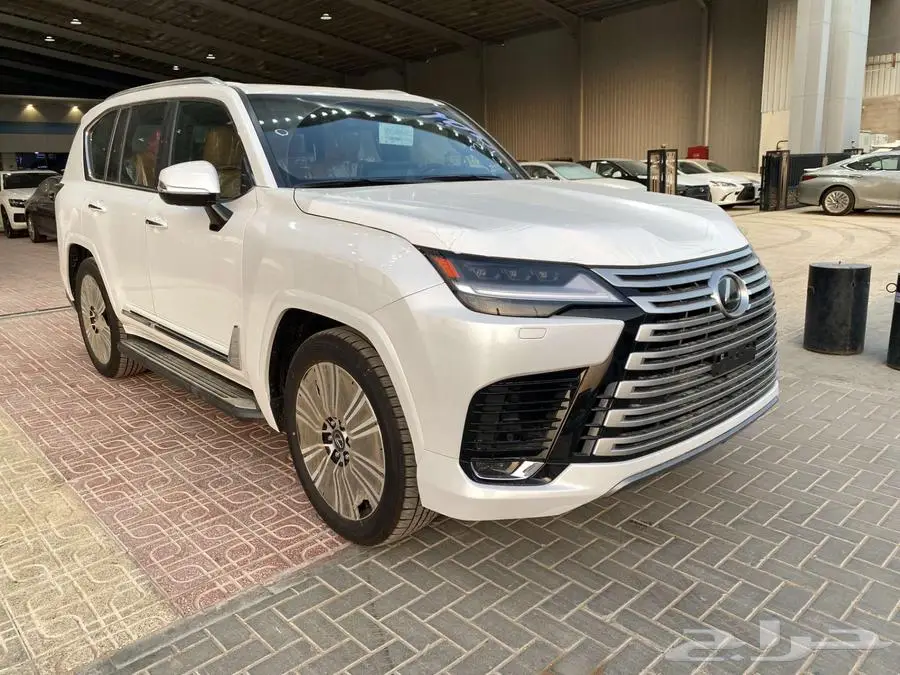 لكزس LX600 BB 2025 سعودي ابيض داخلي جملي بطاقه جمركيه 1