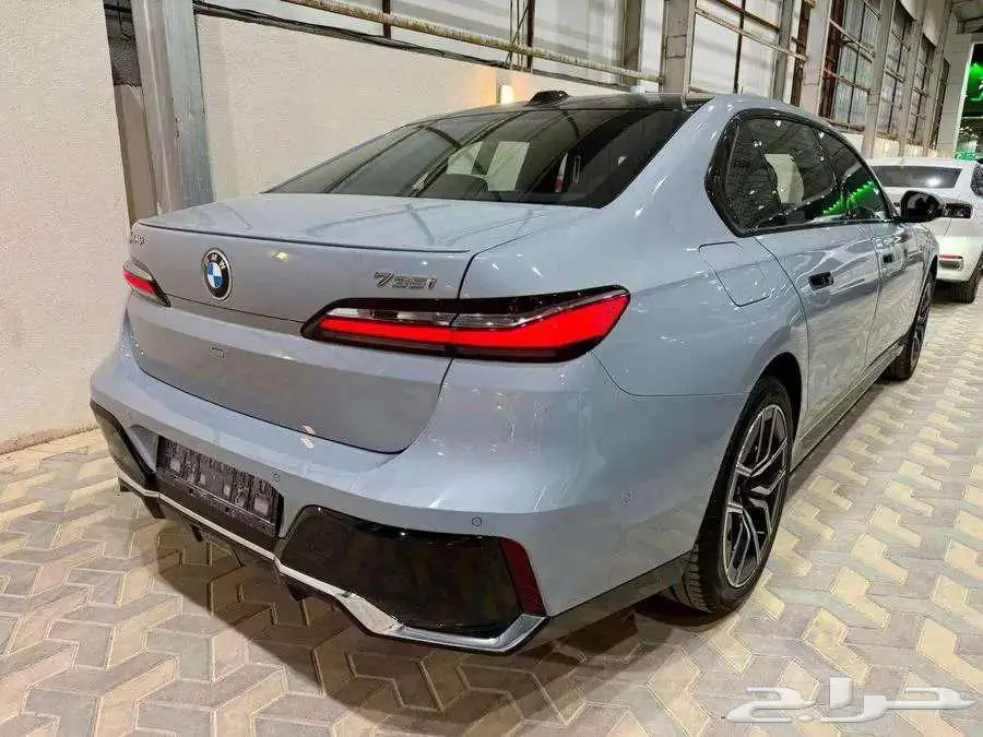 بي إم دبليو BMW 735i موديل 2025 خليجي 4