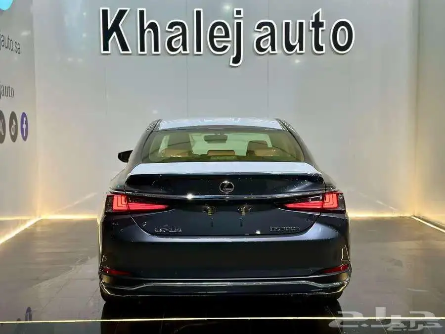 لكزس ES 300h م 2025 3