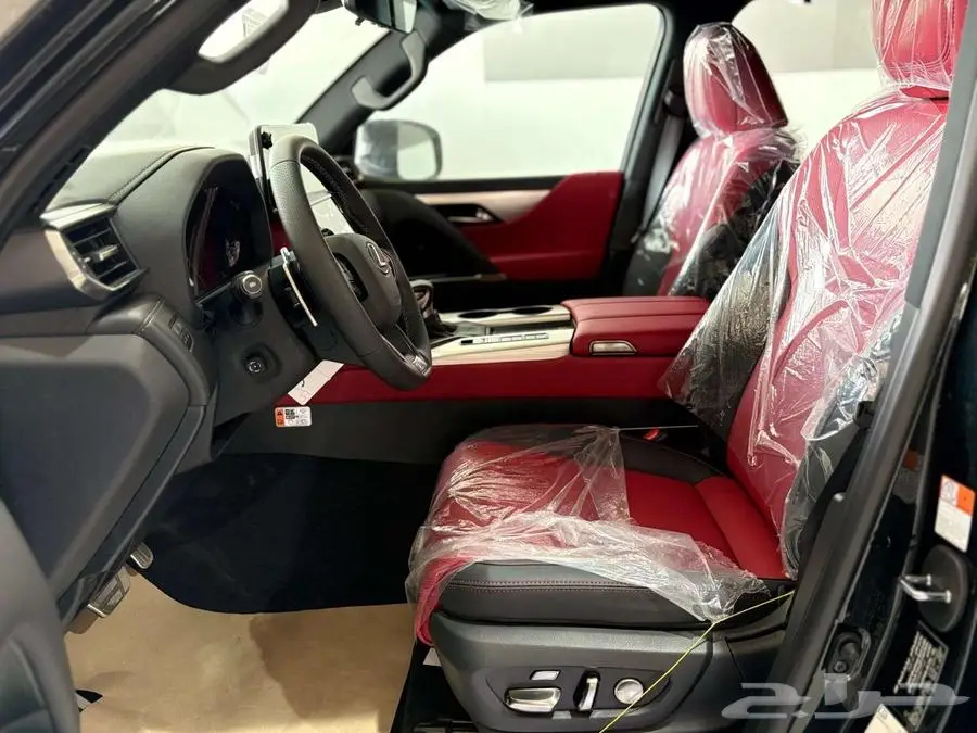 لكزس LX600 اف سبورت موديل 2025 سعودي -اللون الاسود (624900) 3