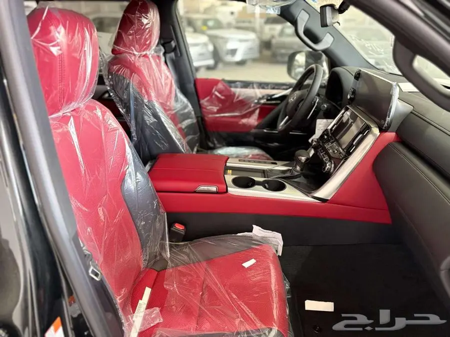 لكزس LX600 اف سبورت موديل 2025 سعودي -اللون الاسود (624900) 5