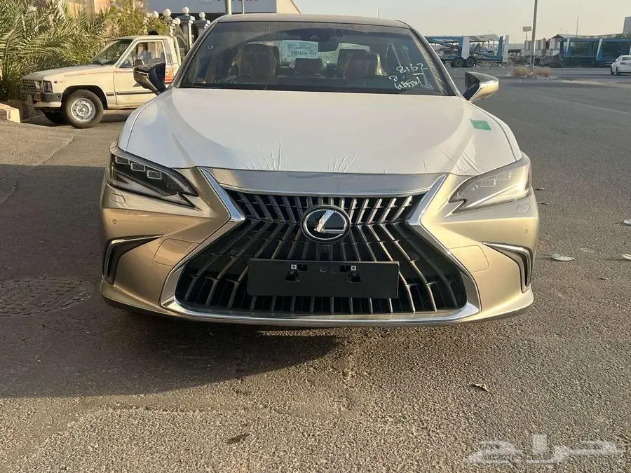 لكزس ES 350 DD فل كامل 2025 سعودي تتنانيوم 0
