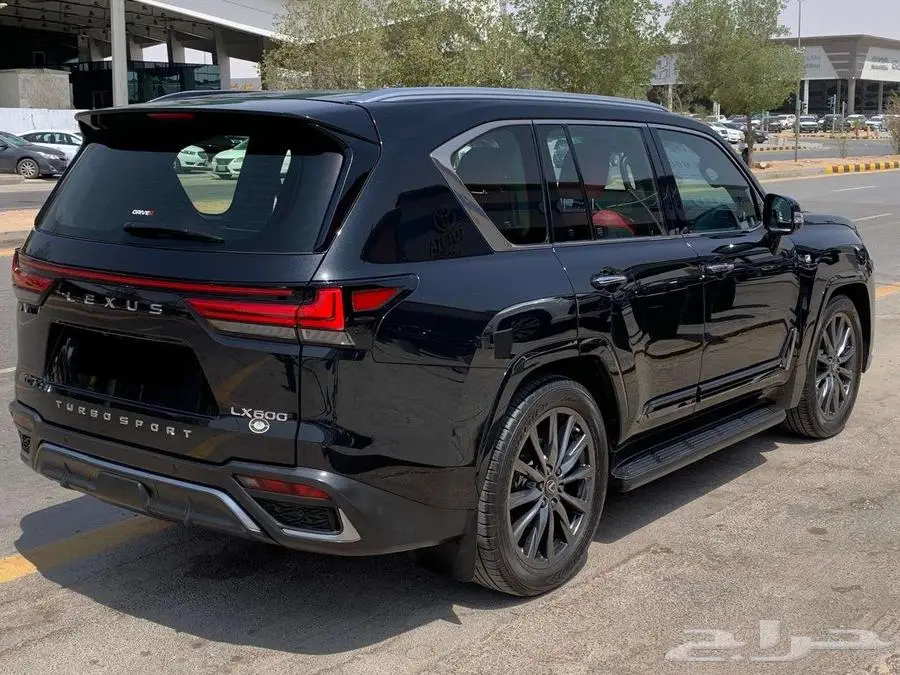 لكزس LX600 اف سبورت 2022سعودى 3