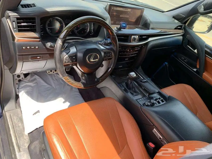 لكزس LX570 سبورت موديل 2018 فل كامل 16