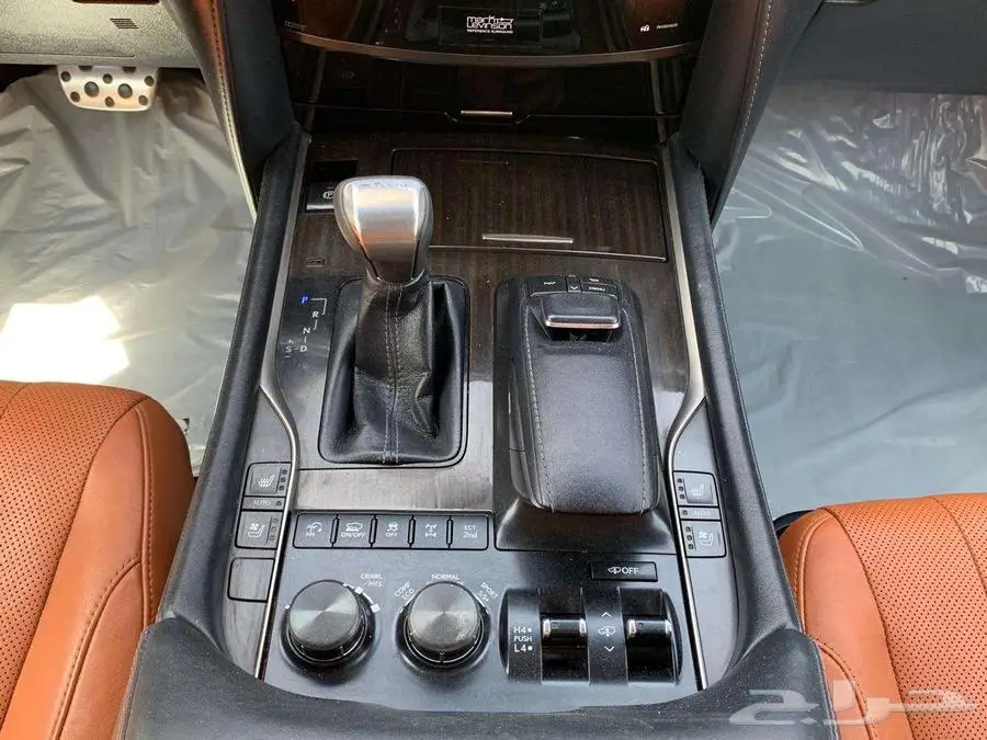 لكزس LX570 سبورت موديل 2018 فل كامل 10