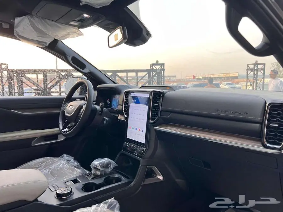 فورد ايفرست ليميتد موديل 2025 متوفر كاش واقساط 21