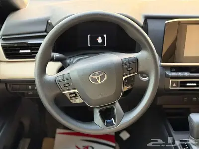 احصل على تويوتا كامري E 2025 سعودي   خصم حصري 5