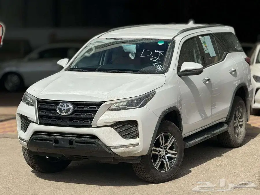 تويوتا فورشنر دبل بنزين gx2 2025 لدي شركة ابن ذياب للسيارات 0