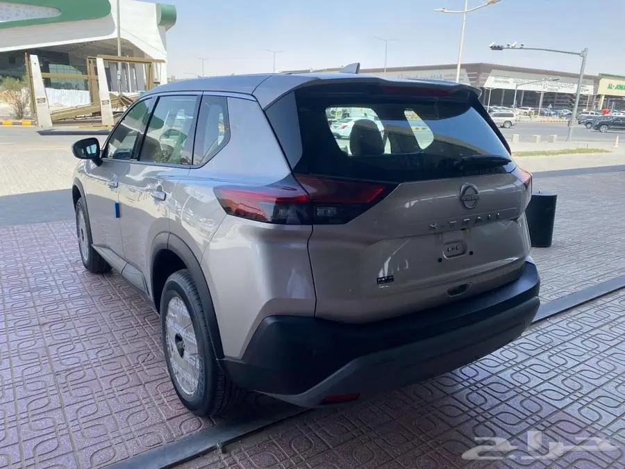 نيسان اكس-تريل 2025 استاندر بدون دبل 41
