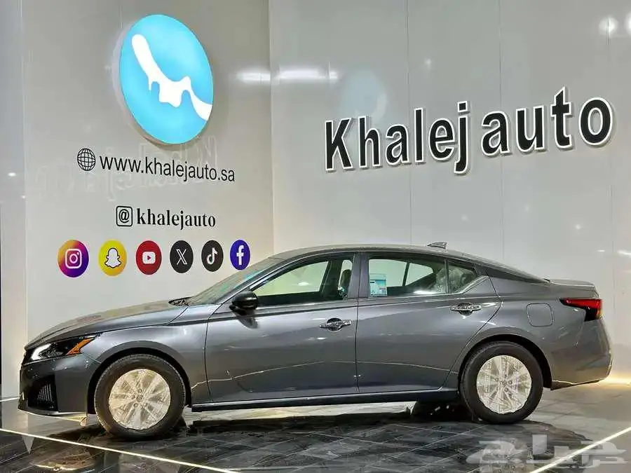 نيسان التيما S ستاندر موديل 2025 ابيض -اسود -رصاصي 2