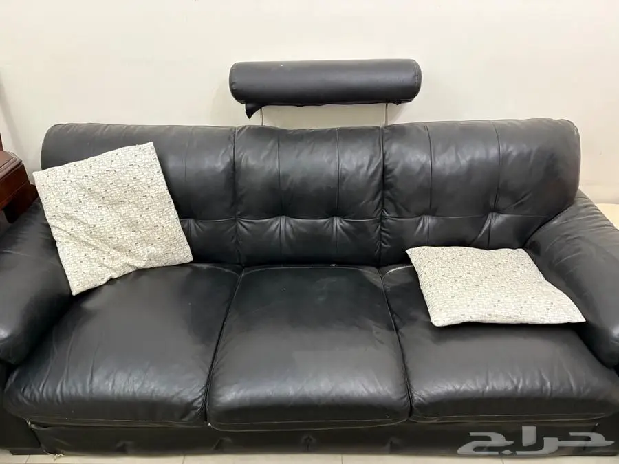 للبيع طقم كنب جلد اسود sofa 6 اشخاص 3 قطع جلد هوم سنتر 0