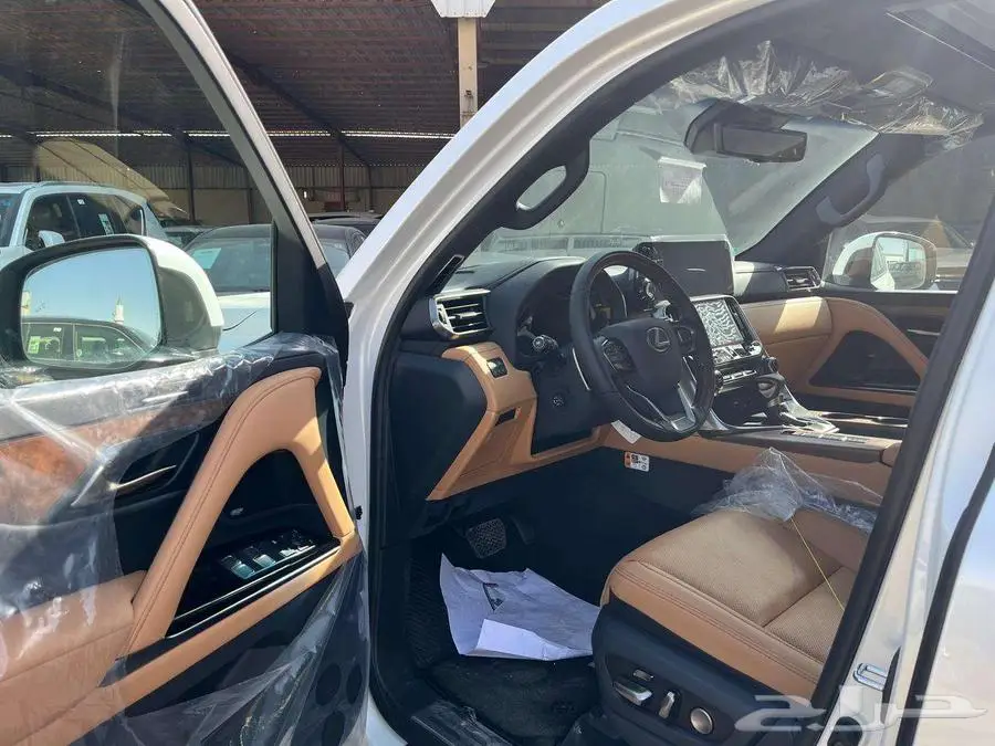 لكزس LX600 2025 نقد وتقسيط 4