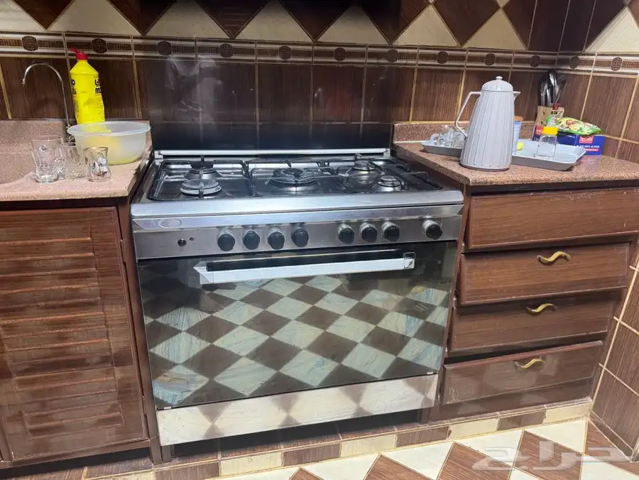 مطبخ كامل مع فرن غاز 4