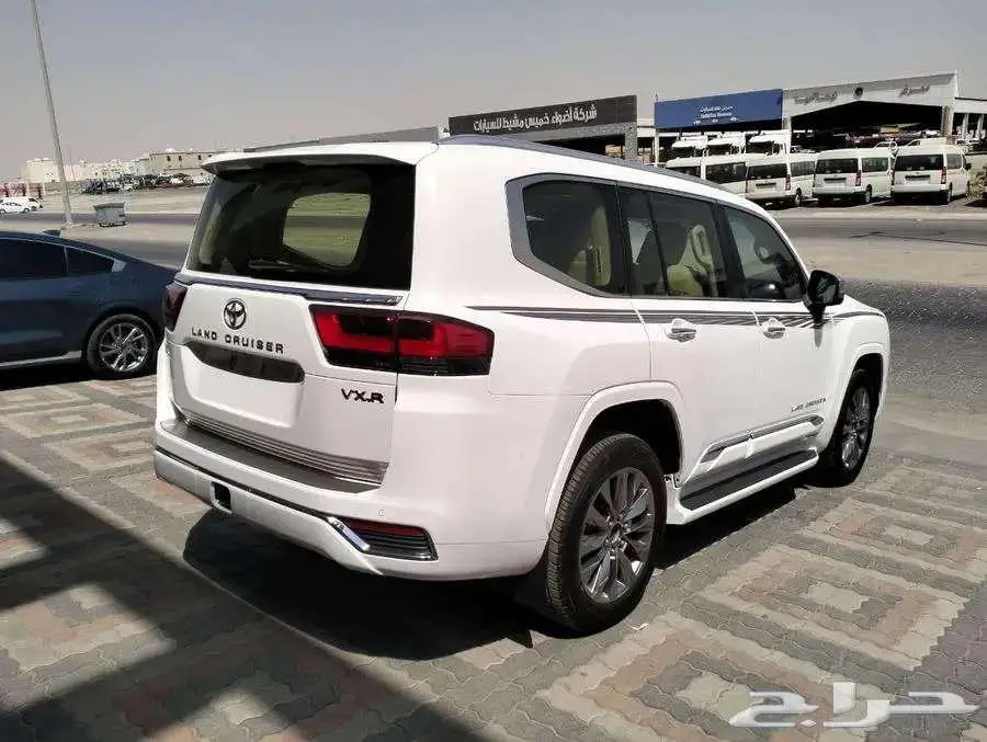 تويوتا لاندكروزر VXR موديل 2023 وارد وليد 7