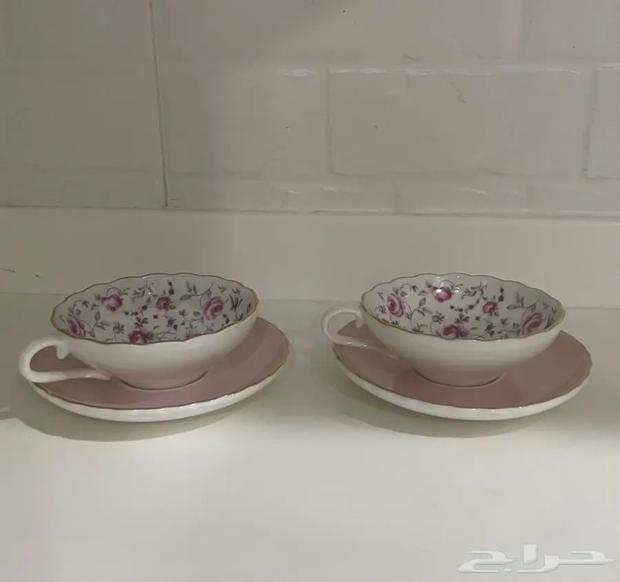 لوحه جدارية وأكواب 3