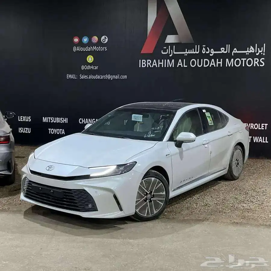 تويوتا كامري LE هايبرد موديل 2025 8