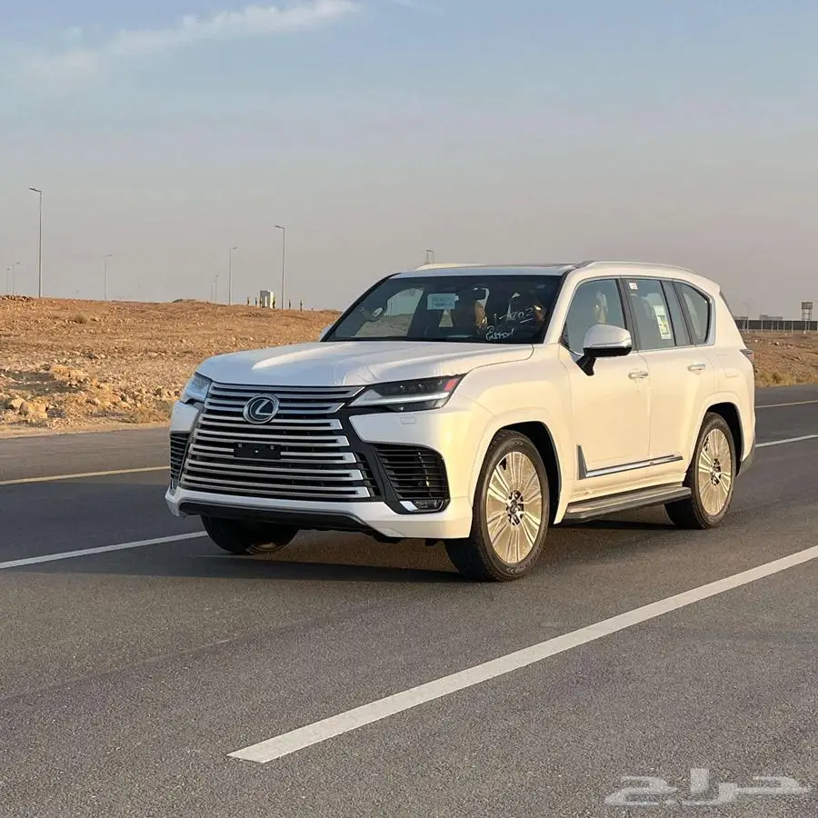 لكزس LX 600 BB سعودي 2025 ابيض داخل جملي - عرض حصري 0